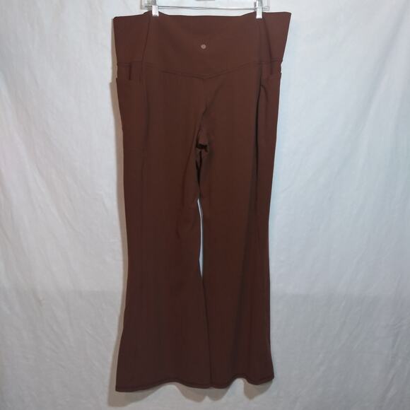 Athleta Salutation Stash Flare Pant Toasted Brown #465607 Athletic Size 3X - Picture 4 of 9
